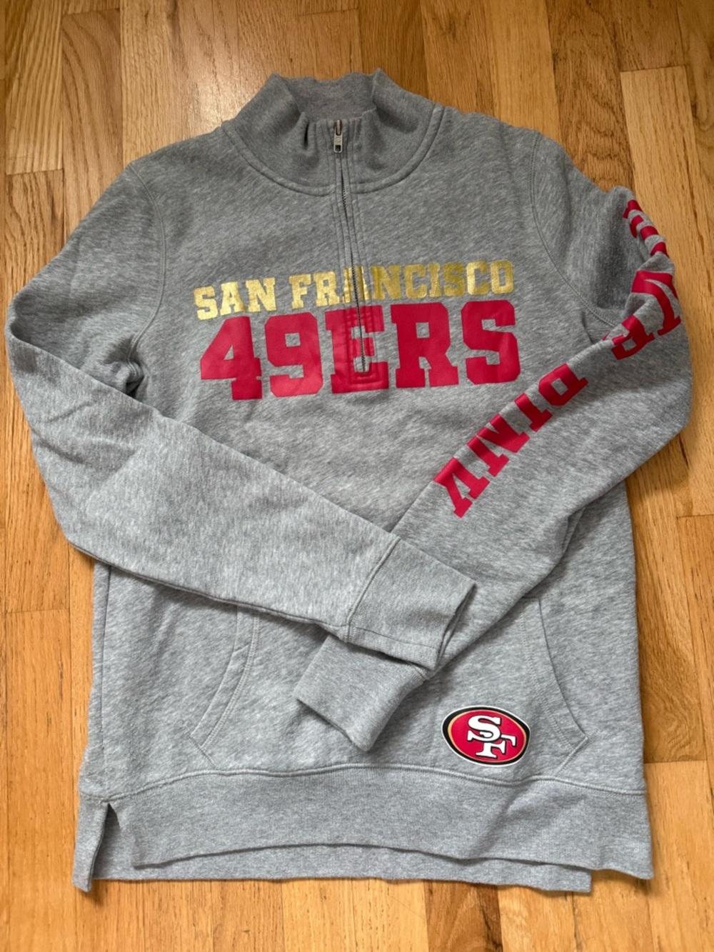 VICTORIA’S SECRET SPECIAL EDITION, NFL SAN FRANCISCO 49ERS PULLOVER SMALL